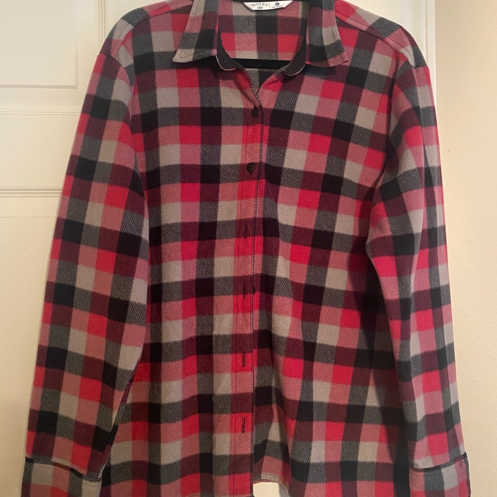 Cozy and soft pink, gray and black checkered flannel. Size XL